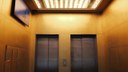Liftfoyer Messingpaneele